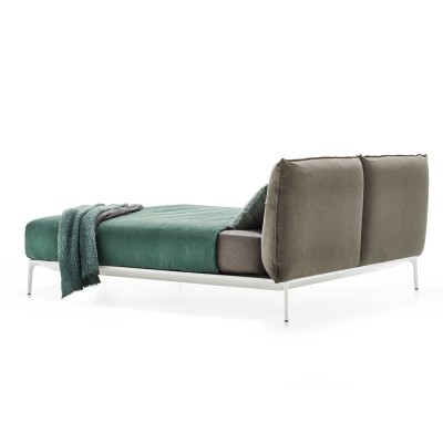 Trasera Cama Yale Bed de MDF Italia con cabecera alta en Moises Showroom Trasera Cama Yale Bed de MDF Italia con cabecera alta en Moises Showroom