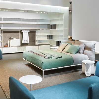 Cama Yale bed de MDF Italia en Moises Showroom Cama Yale bed de MDF Italia en Moises Showroom