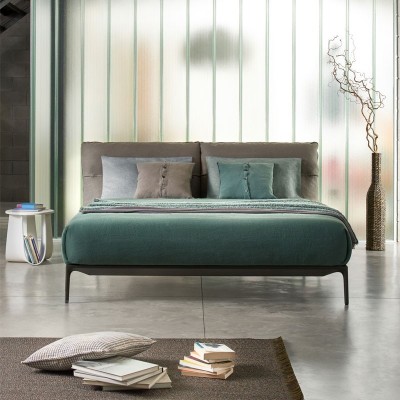 Cama Yale bed de MDF Italia en Moises Showroom Cama Yale bed de MDF Italia en Moises Showroom
