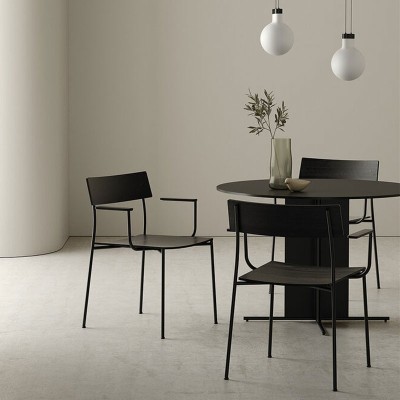 Silla con brazos Alex V2 de Omelette Editions en Moises Showroom Silla con brazos Alex V2 de Omelette Editions en Moises Showroom