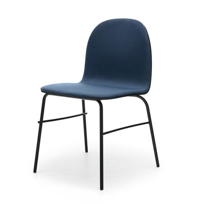 Sillas Terra Metal roble negro tapizadas de Omelette-Ed en Moises Showroom Sillas Terra Metal roble negro tapizadas de Omelette-Ed en Moises Showroom