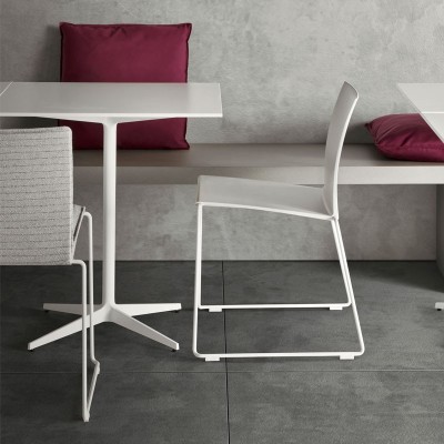 Silla de exterior M1 de MDF Italia en Moises Showroom Silla de exterior M1 de MDF Italia en Moises Showroom