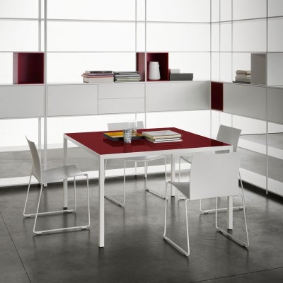 Silla de exterior M1 de MDF Italia en Moises Showroom Silla de exterior M1 de MDF Italia en Moises Showroom