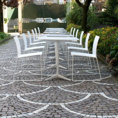 Silla de exterior M1 de MDF Italia en Moises Showroom Silla de exterior M1 de MDF Italia en Moises Showroom