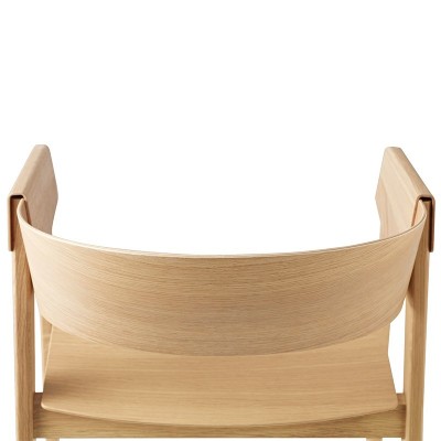 Detalle trasera silla Cover Armchair de Muuto acabado Roble Detalle trasera silla Cover Armchair de Muuto acabado Roble