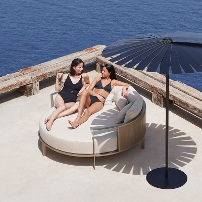 Solanas round chill bed design Gandia Blasco Solanas round chill bed design Gandia Blasco