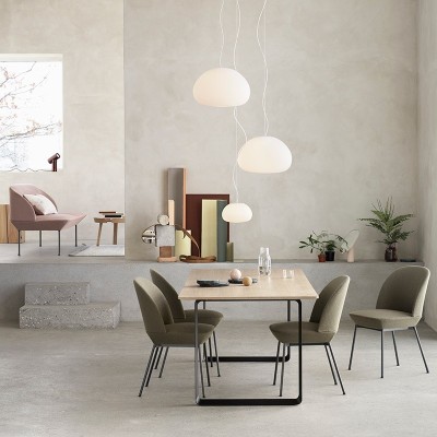 Lámpara Fluid Pendant de Muuto en Moises Showroom ambiente 1