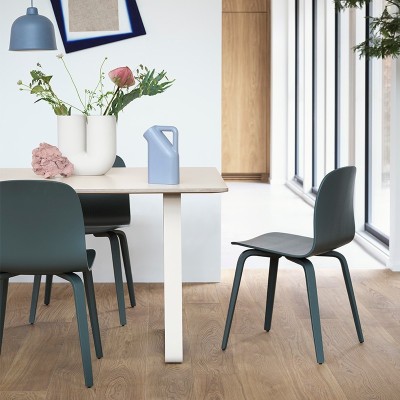 Visu chair wood base de Muuto en Moises Showroom Visu chair wood base de Muuto en Moises Showroom