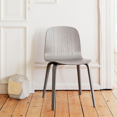 Visu chair wood base de Muuto en Moises Showroom Visu chair wood base de Muuto en Moises Showroom