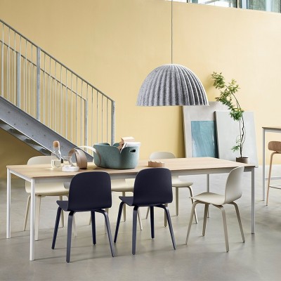 Visu chair wood base de Muuto en Moises Showroom Visu chair wood base de Muuto en Moises Showroom