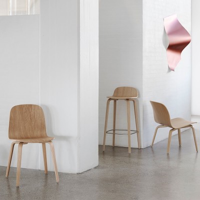 Visu chair wood base de Muuto en Moises Showroom Visu chair wood base de Muuto en Moises Showroom