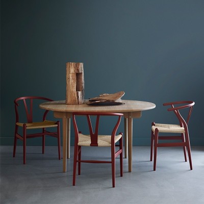 Edición especial Soft Color Silla Wishbone CH24 de Carl Hansen