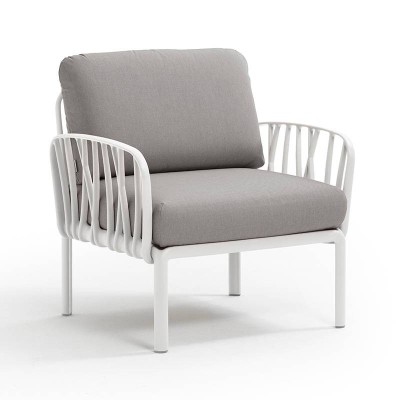 Komodo Poltrona de Nardi en Moises Showroom estructura blanco Komodo Poltrona de Nardi en Moises Showroom estructura blanco