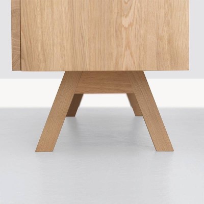 Aparador Low Atelier de Zeitraum en Roble macizo  en Moises Showroom