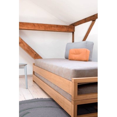 Cama apilable Guest de Zeitraum en Moises Showroom Cama apilable Guest de Zeitraum en Moises Showroom