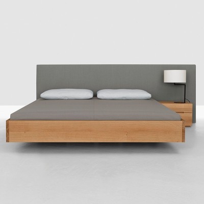 Mesilla Nightstand de Zeitraum en roble disponible en Moises Showroom Mesilla Nightstand de Zeitraum en roble disponible en Moises Showroom