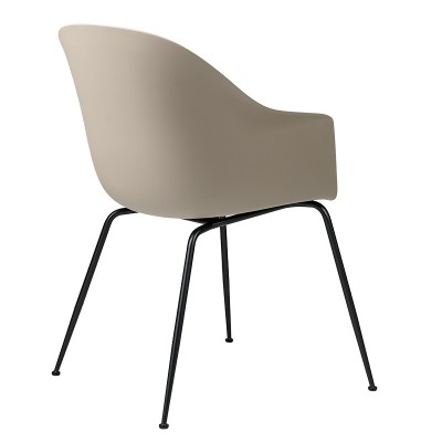 Silla Bat Dining Chair base negra mate + carcasa beige en Moises Showroom Silla Bat Dining Chair base negra mate + carcasa beige en Moises Showroom