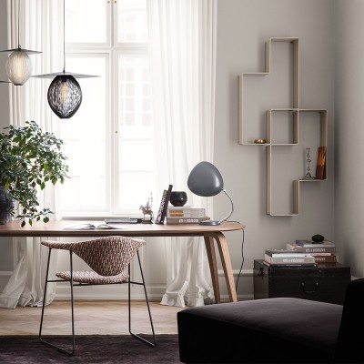 Dedal Shelf de Gubi en ambiente 2 Moises Showroom Dedal Shelf de Gubi en ambiente 2 Moises Showroom