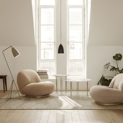Mesas de cento IOI Coffee de Gubi en Moises Showroom Mesas de cento IOI Coffee de Gubi en Moises Showroom