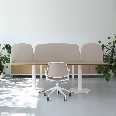 silla Gas con pie blanco ruedas Stua silla Gas con pie blanco ruedas Stua
