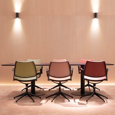 ambiente sala de reunión sillas Gas autoretorno colores Stua ambiente sala de reunión sillas Gas autoretorno colores Stua