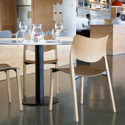 ambiente interior con Mesa Zero diámetro 90