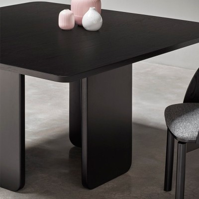 Mesa ARQ cuadrada de Teulat fresno negro en Moises Showroom Mesa ARQ cuadrada de Teulat fresno negro en Moises Showroom