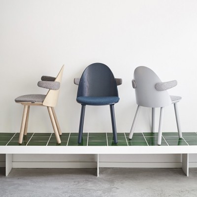 Silla UMA con reposabrazos - Teulat en Moises Showroom Silla UMA con reposabrazos - Teulat en Moises Showroom