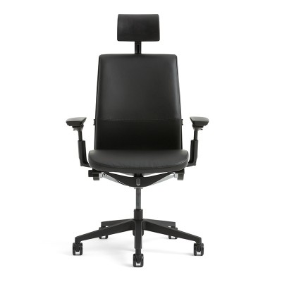 Silla Think con reposacabezas de Steelcase en Moises Showroom Silla Think con reposacabezas de Steelcase en Moises Showroom