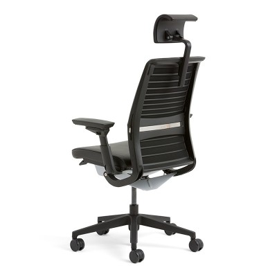 Silla Think con reposacabezas de Steelcase en Moises Showroom Silla Think con reposacabezas de Steelcase en Moises Showroom