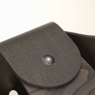 detalle numeración única Eames Elephant plywood grey Vitra detalle numeración única Eames Elephant plywood grey Vitra