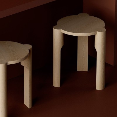 Taburete Domus bajo roble natural Omelette Taburete Domus bajo roble natural Omelette