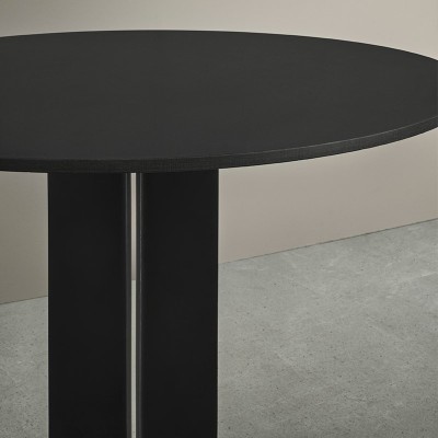 detalle mesa Ox redonda fenix negro detalle mesa Ox redonda fenix negro