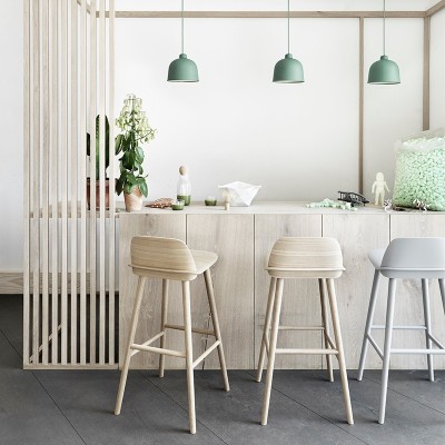 Taburete Nerd de Muuto ambiente en Moises Showroom Taburete Nerd de Muuto ambiente en Moises Showroom