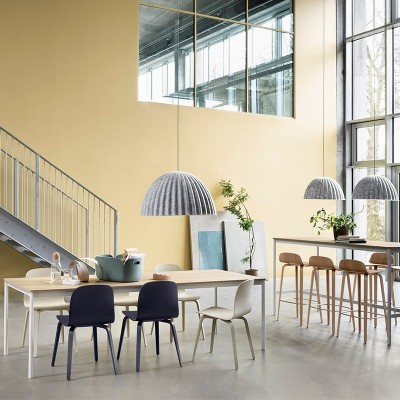 Lámpara Under The Bell de Muuto en Moises Showroom Lámpara Under The Bell de Muuto en Moises Showroom