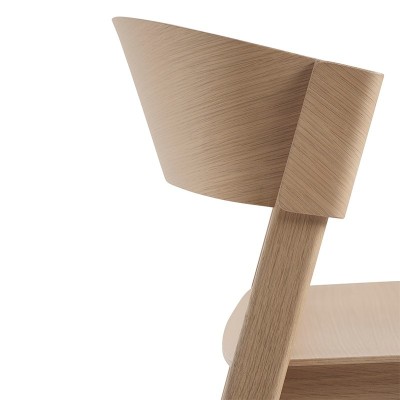 Silla Cover side chair roble de Muuto en Moises Showroom Silla Cover side chair roble de Muuto en Moises Showroom