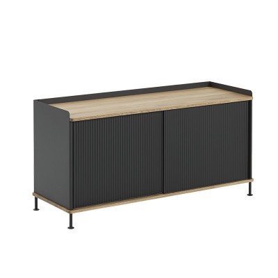 Aparador Enfold Sideboard Low Oak Black de Muuto en Moises Showroom Aparador Enfold Sideboard Low Oak Black de Muuto en Moises Showroom
