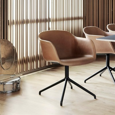 Poltrona de fibra Cadeira de base giratória sem retorno automático de Muuto Poltrona de fibra Cadeira de base giratória sem retorno automático de Muuto