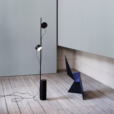 Lámpara de pie Post Floor Lamp de Muuto en Moises Showroom Lámpara de pie Post Floor Lamp de Muuto en Moises Showroom