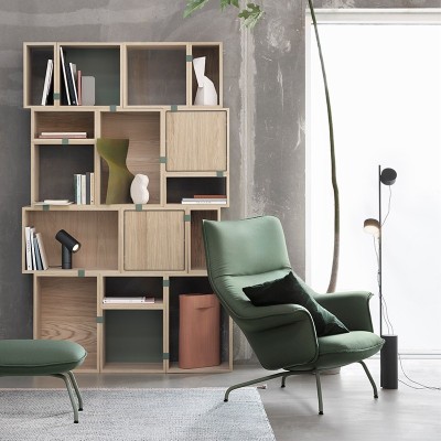 Lámpara de pie Post Floor Lamp de Muuto en Moises Showroom Lámpara de pie Post Floor Lamp de Muuto en Moises Showroom