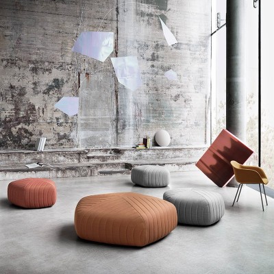 Five Pouf L de Muuto en Moises Showroom Five Pouf L de Muuto en Moises Showroom