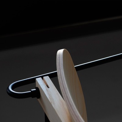 detalle acero silla comedor Bruto Moormann detalle acero silla comedor Bruto Moormann