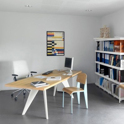 Mesa EM mesa de madeira maciça - Vitra Mesa EM mesa de madeira maciça - Vitra