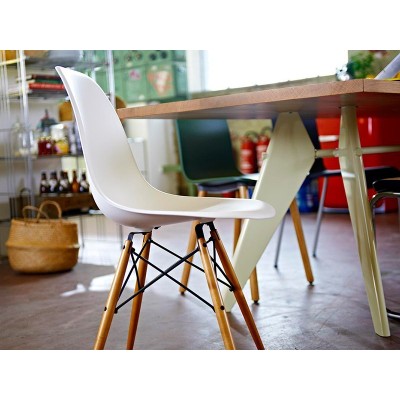 EM Table tavolo in legno massello - Vitra EM Table tavolo in legno massello - Vitra