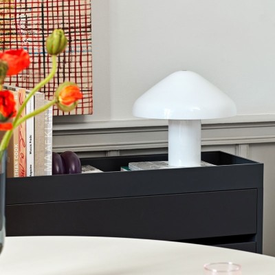 Lámpara Pao Glass table lamp de HAY en Moises Showroom Lámpara Pao Glass table lamp de HAY en Moises Showroom