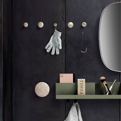 Percheros Dots Metal Set of 5 de Muuto en Moises Showroom Percheros Dots Metal Set of 5 de Muuto en Moises Showroom