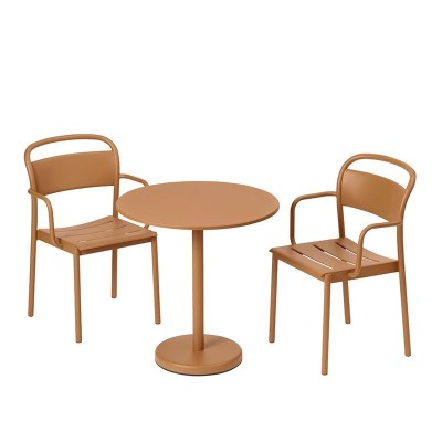 Silla con brazos Linear Steel Burnt Orange de Muuto en Moises Showroom Silla con brazos Linear Steel Burnt Orange de Muuto en Moises Showroom