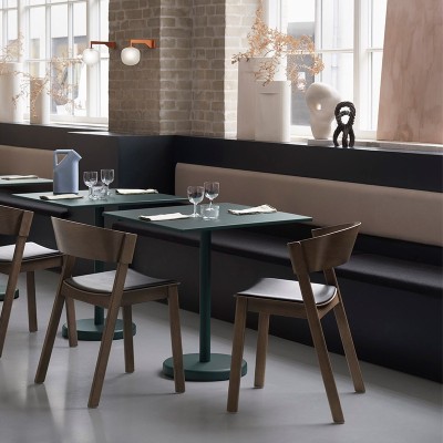 Mesa Linear Steel Café Table 70x70 de Muuto en Moises Showroom Mesa Linear Steel Café Table 70x70 de Muuto en Moises Showroom