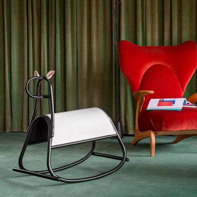 detalle ambiente balancín Furia GTV Thonet Vienna detalle ambiente balancín Furia GTV Thonet Vienna