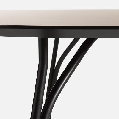 detalle acabado mesa Tree beige/negro Woud detalle acabado mesa Tree beige/negro Woud